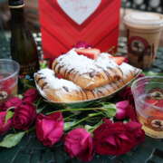 Love at first bite 💗